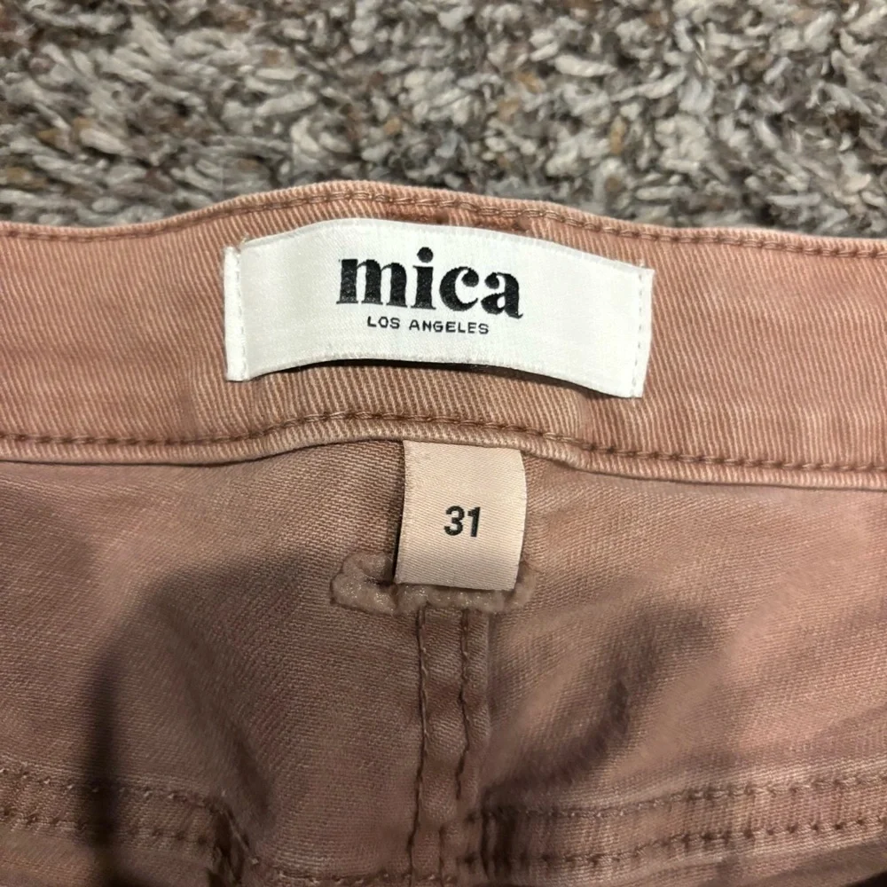 Mica size 31